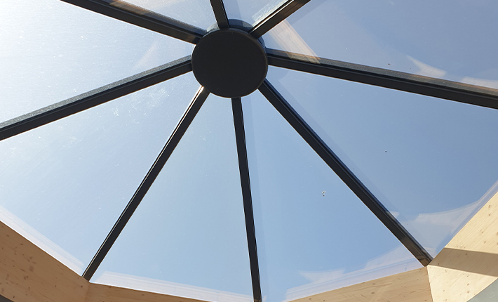 Dome vitré en aluminium pour patio vue intérieure _ SARL BERGER